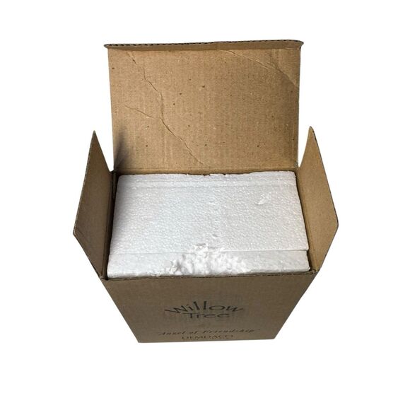 Willow Tree Angel of Friendship (26011) Angel Holding Puppy - Picture 16 of 16